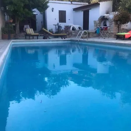 Avalon Traditional Village * לימסול