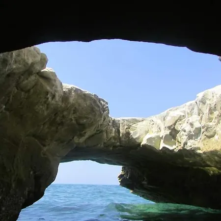 Avalon Traditional Village בית כפרי *