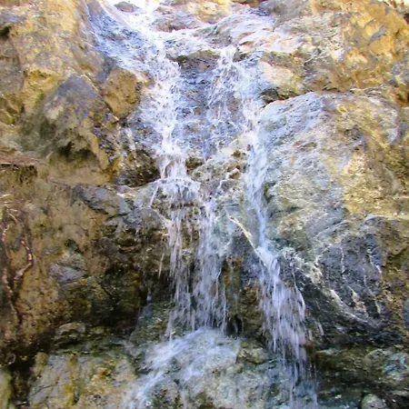 בית כפרי Avalon Traditional Village