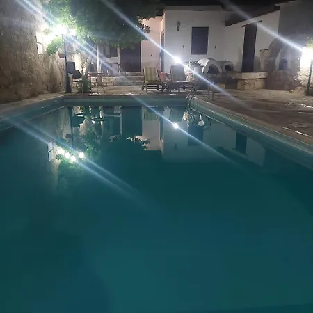 Avalon Village 3*
