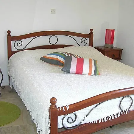 בית כפרי Avalon Traditional Village