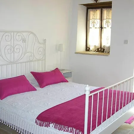 בית כפרי Avalon Traditional Village *