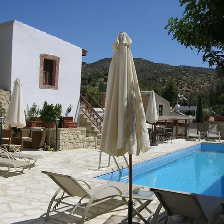 Avalon Traditional Village בית כפרי *