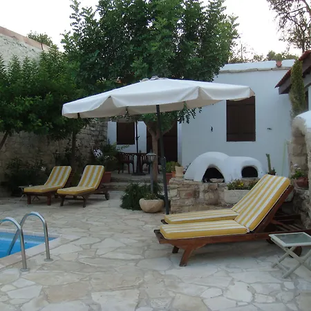 בית כפרי Avalon Traditional Village