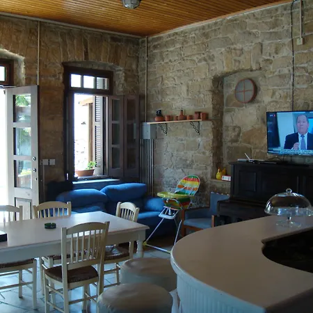 Avalon Traditional Village בית כפרי לימסול