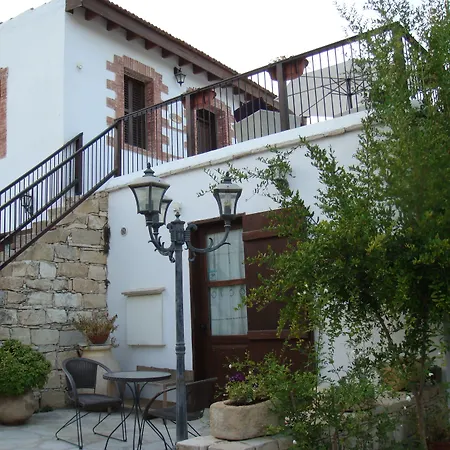 Avalon Traditional Village Landhuis