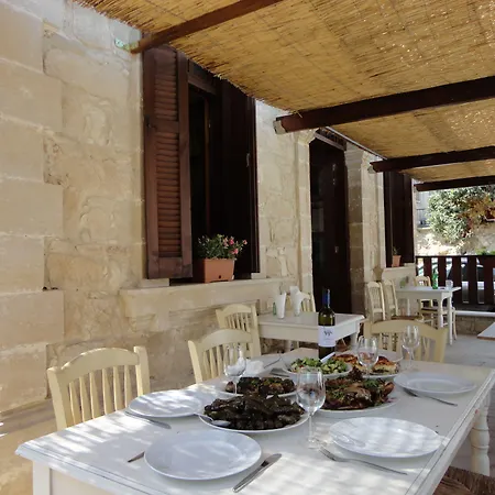 Avalon Traditional Village בית כפרי