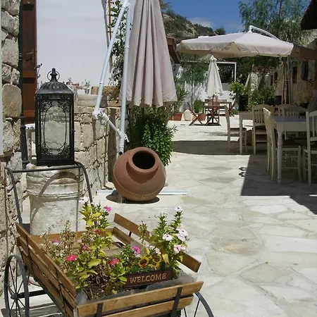 Avalon Village 3*
