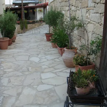 בית כפרי Avalon Traditional Village *