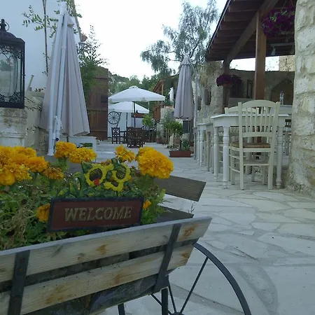 Avalon Traditional Village בית כפרי