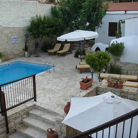 Avalon Traditional Village בית כפרי לימסול