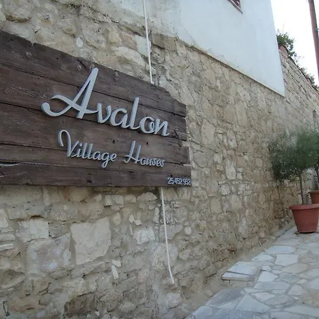 Avalon Traditional Village בית כפרי