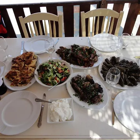 Avalon Traditional Village לימסול