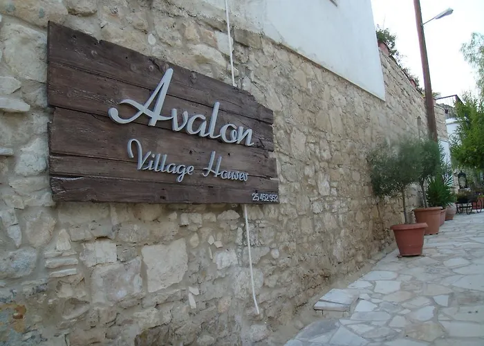 Avalon Traditional Village カントリーハウス