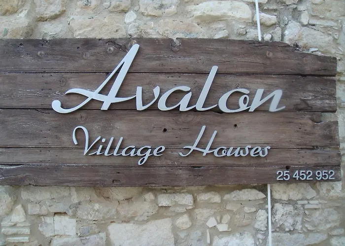 カントリーハウス Avalon Traditional Village