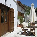 Gospodarstwo wiejskie Avalon Traditional Village Limassol
