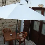 Gospodarstwo wiejskie Avalon Traditional Village Limassol