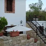 Gospodarstwo wiejskie Avalon Traditional Village *